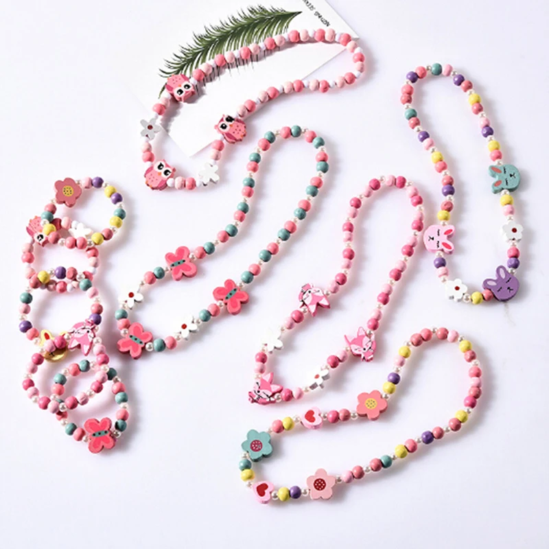 Collar de dibujos animados para niña