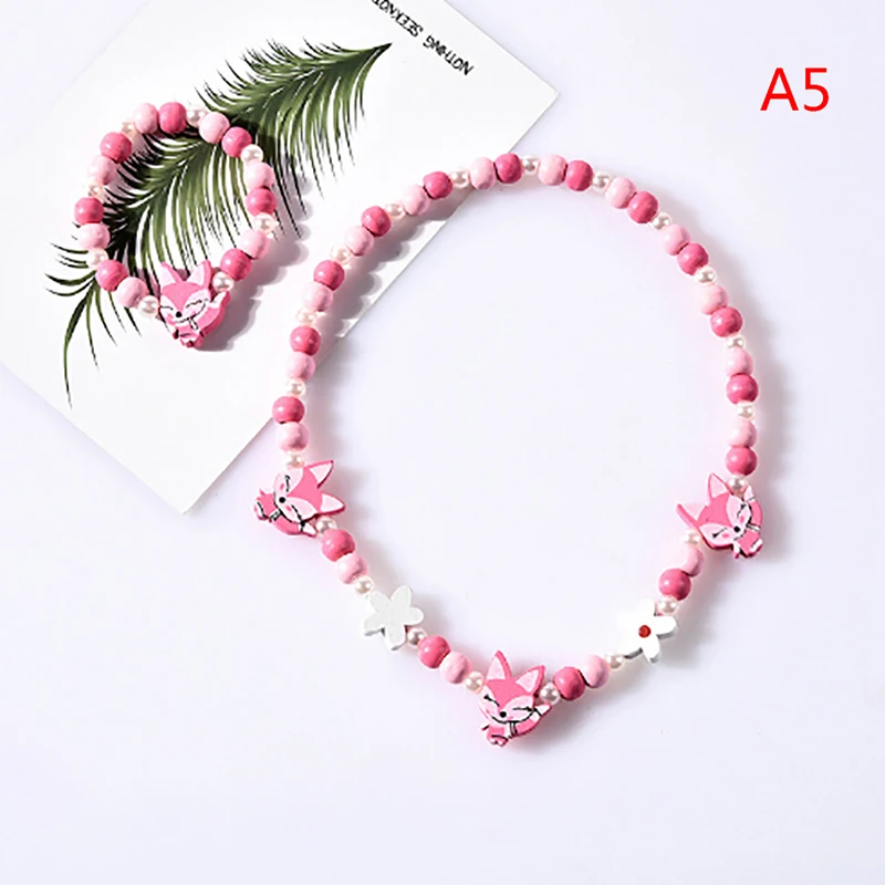 Collar de dibujos animados para niña
