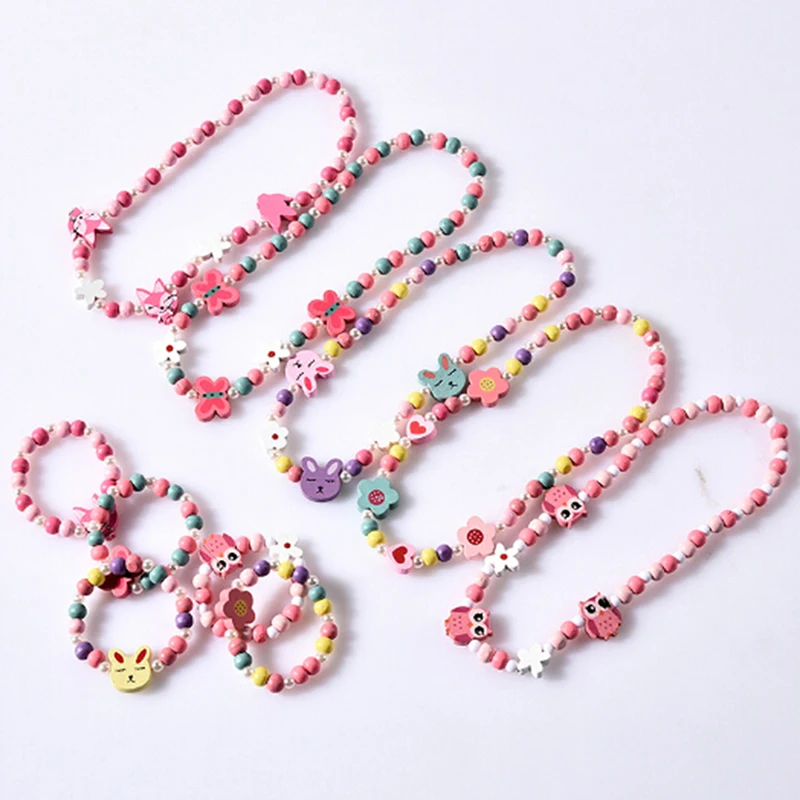 Collar de dibujos animados para niña