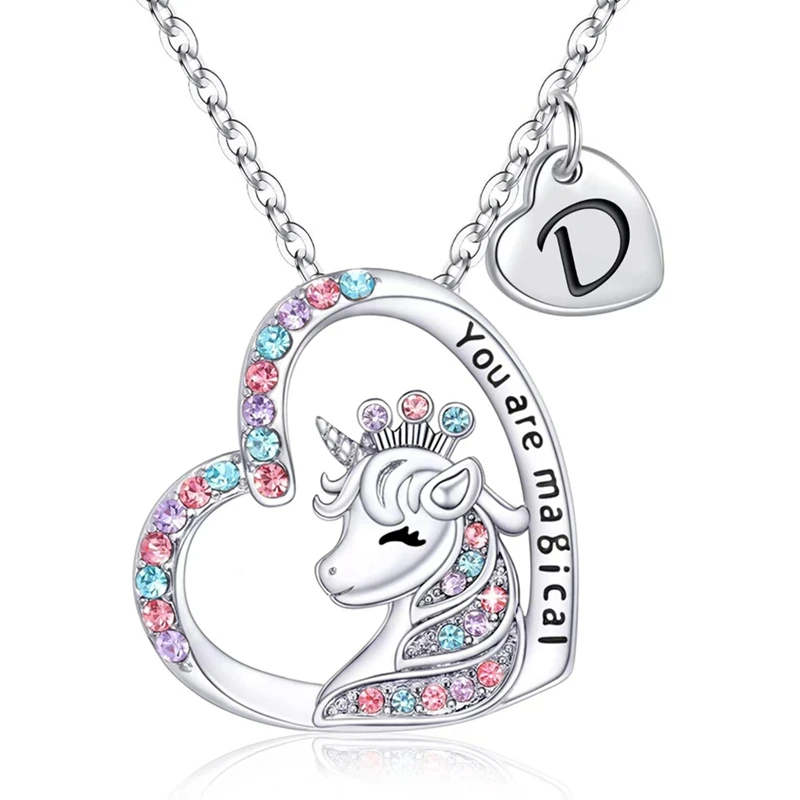 Collar de unicornio con letra inicial a la moda