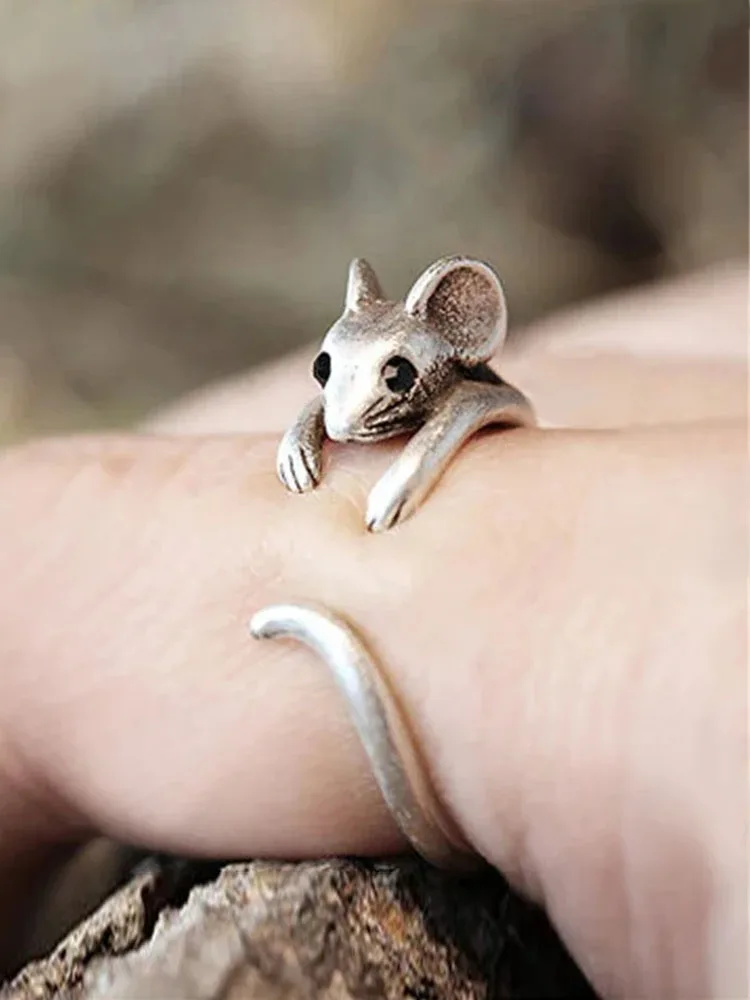 Fascinante Anillo Brillante para Dama con Adorno de Ratón