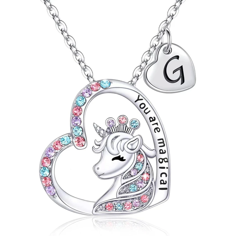 Collar de unicornio con letra inicial a la moda