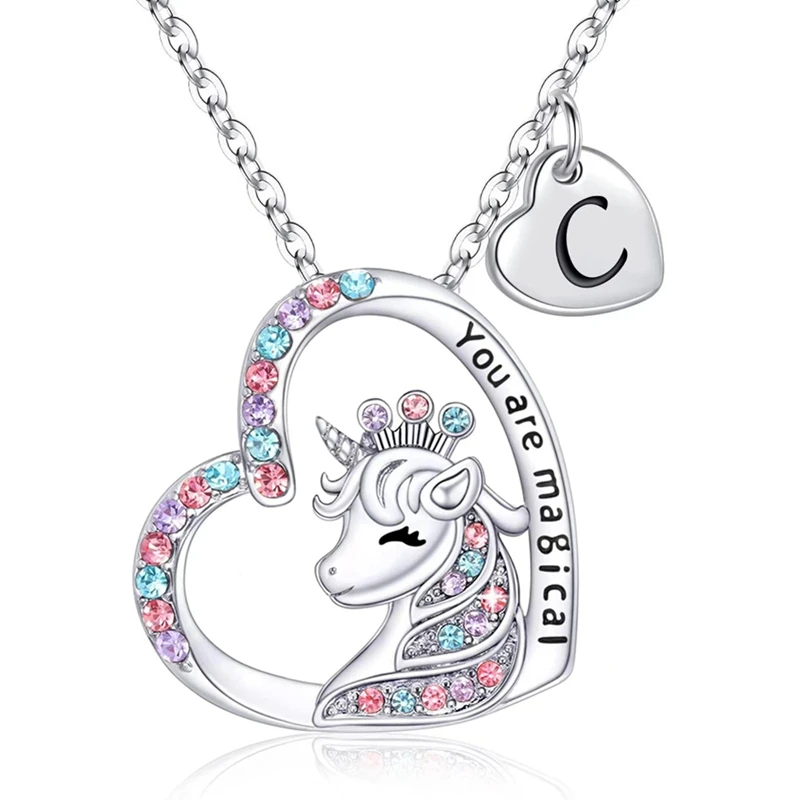 Collar de unicornio con letra inicial a la moda